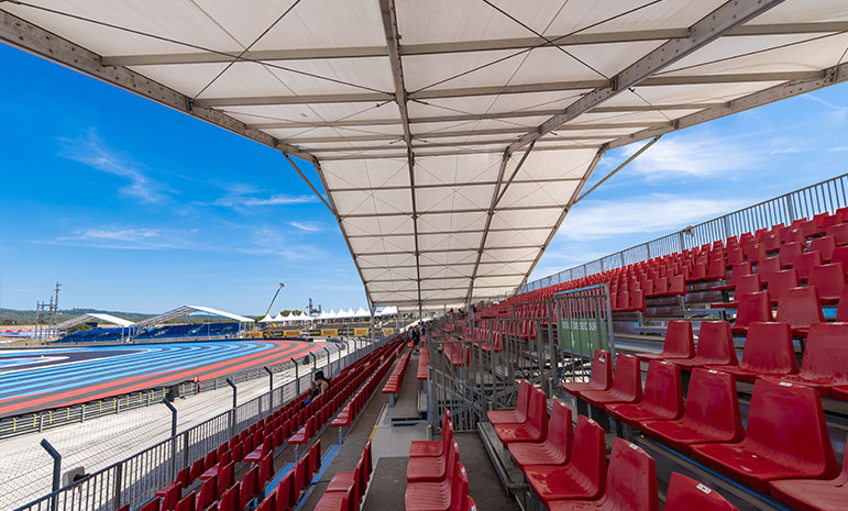 Couverture de tribunes - Toit tridimensionnel