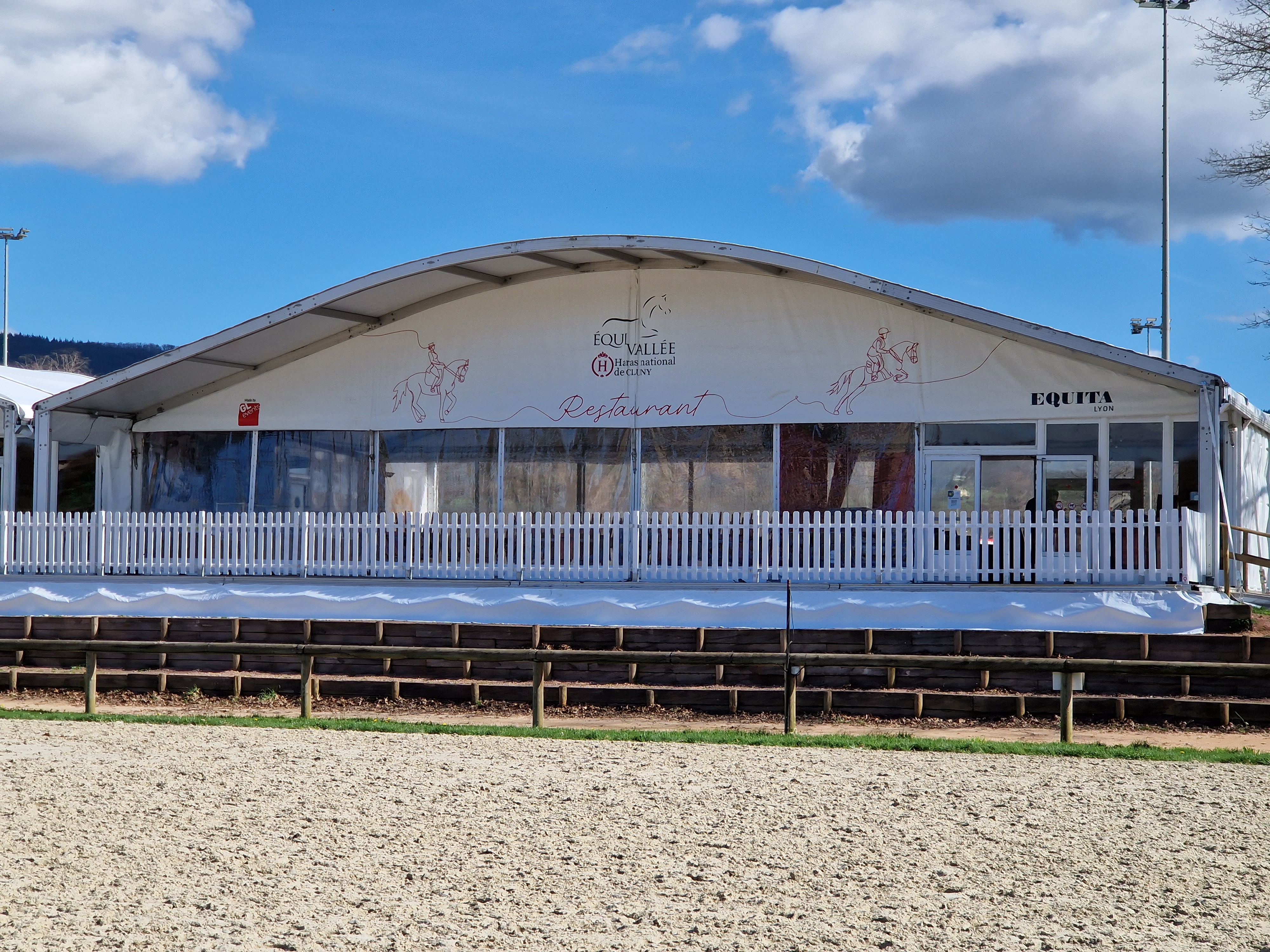 HARAS NATIONAL DE CLUNY - restaurant épéhmère
