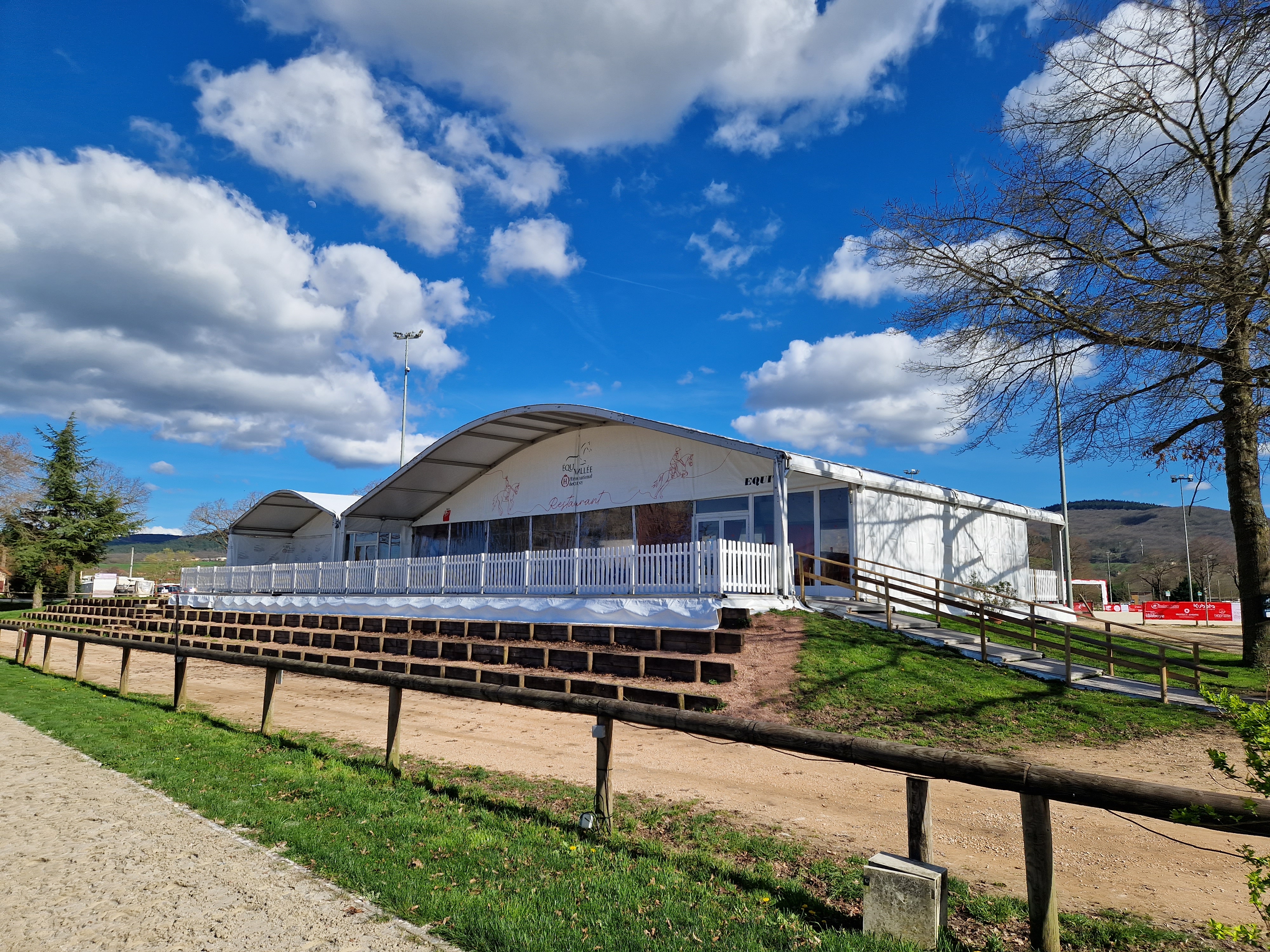 HARAS NATIONAL DE CLUNY - restaurant épéhmère