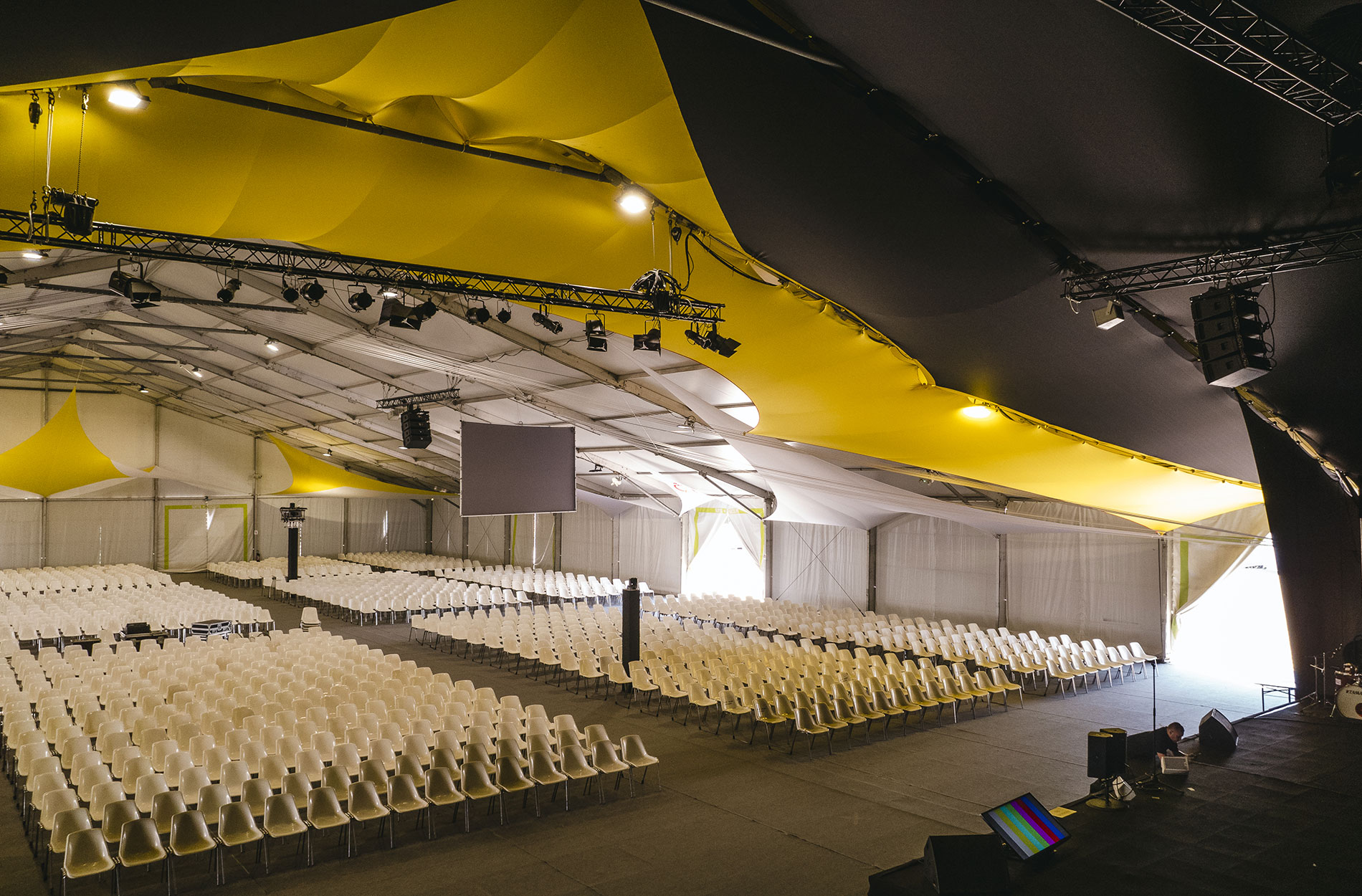Rassemblement pèlerins Paray le monial intérieur