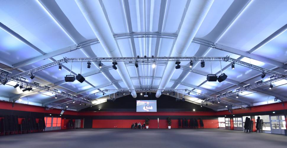 Installation d'uun espace réceptif au Matmut Stadium de Lyon