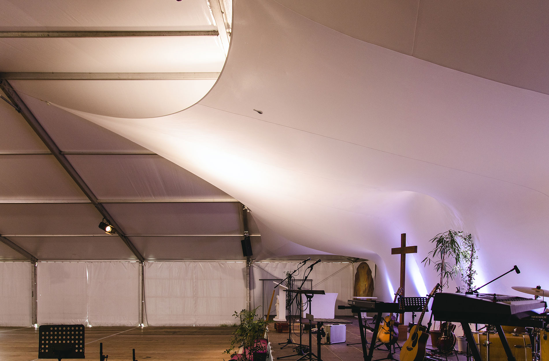 Rassemblement pèlerins Paray le monial intérieur