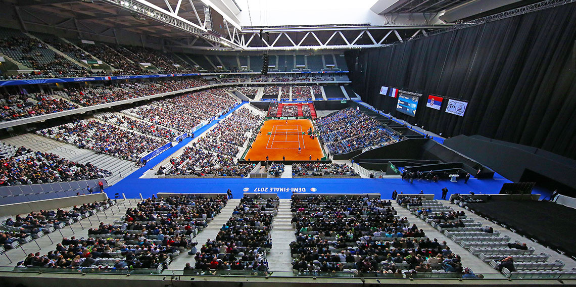 Coupe Davis -	Gradins loges pouvant accueillir 436 places assises