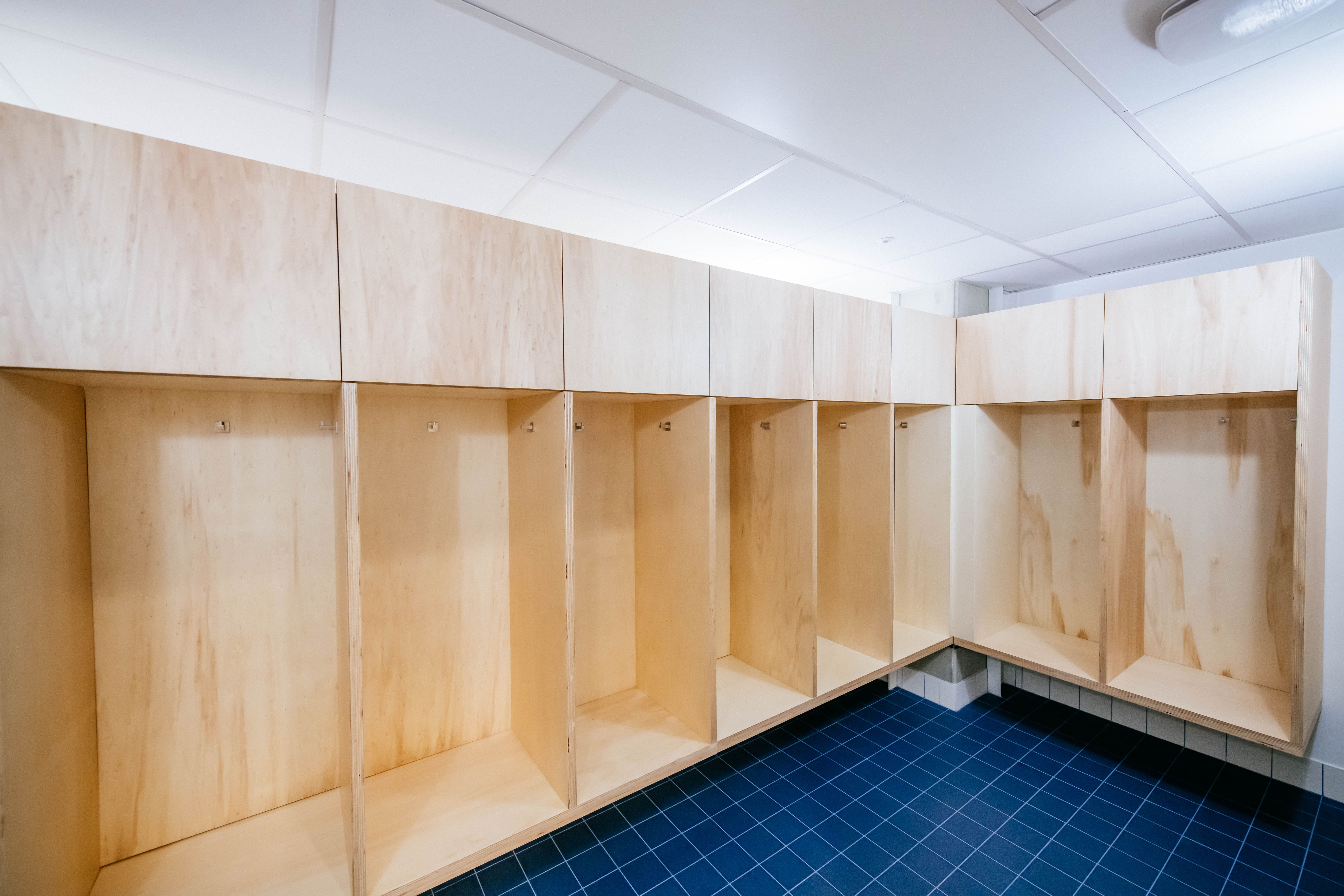 Bourg La Reine - vestiaires