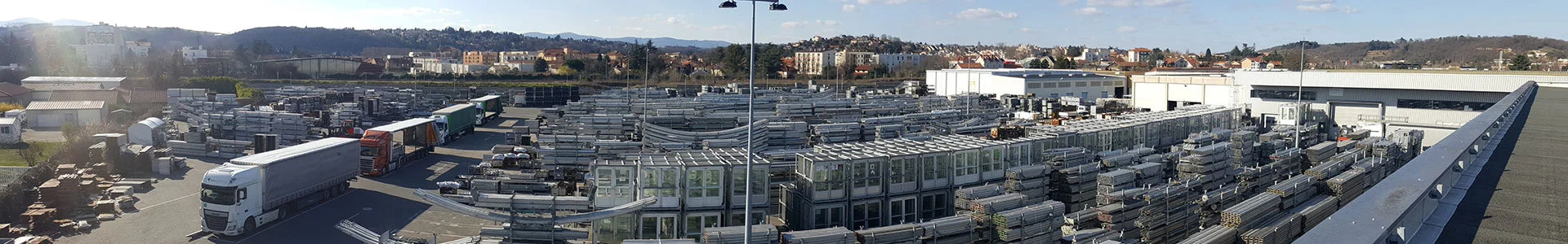 Entrepots et stocks structures et tribunes
