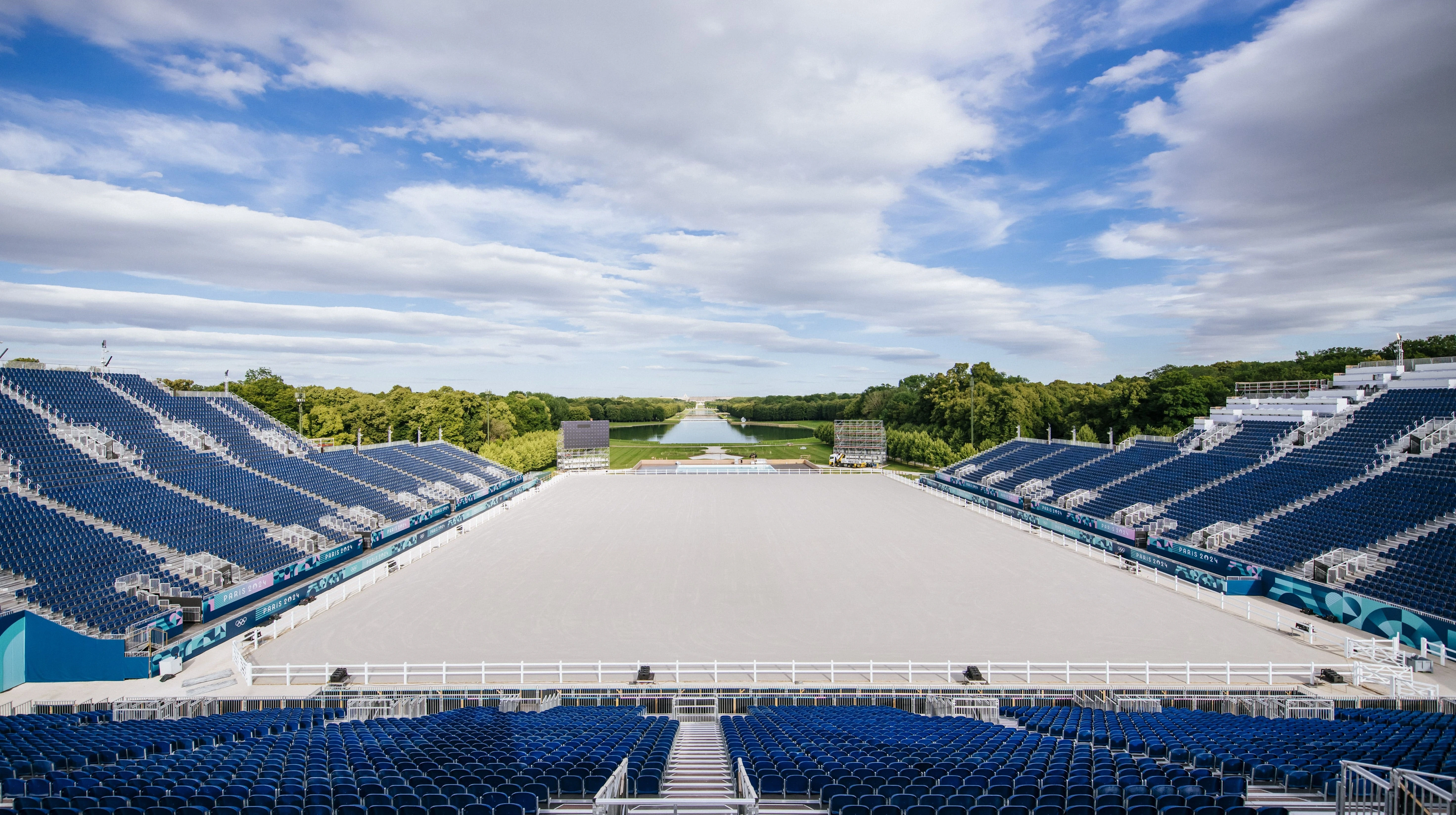 Tribunes Versailles