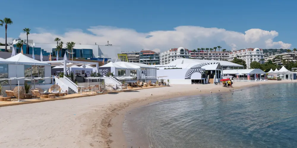 Cannes Lions 2026_Structure sur la plage